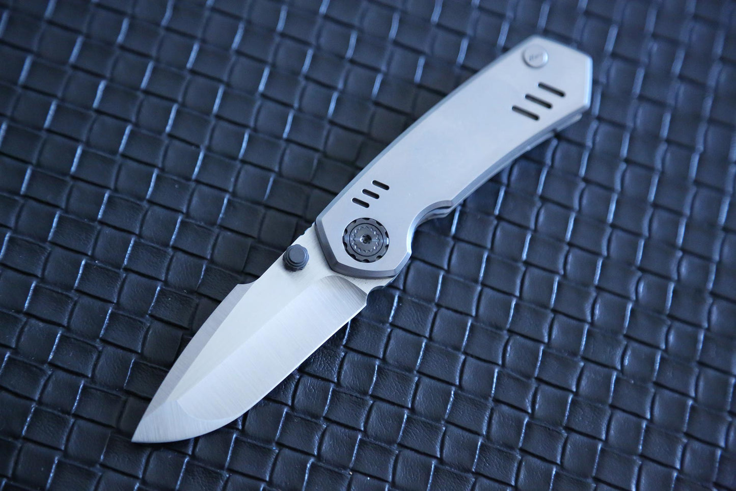 Soulhunter Folding Knives with B Blade