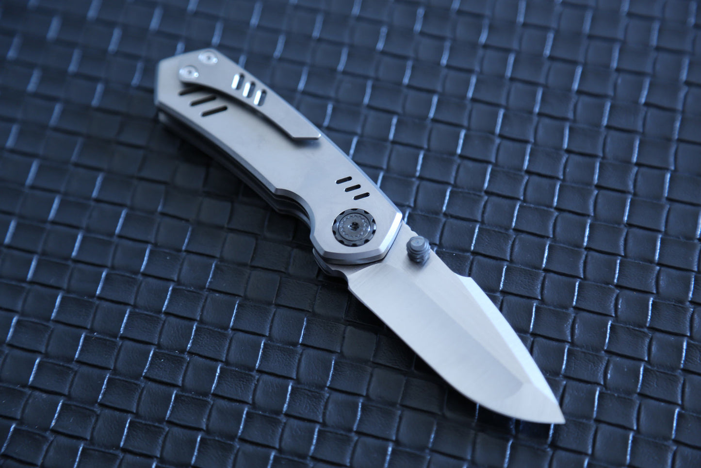 Soulhunter Folding Knives with B Blade