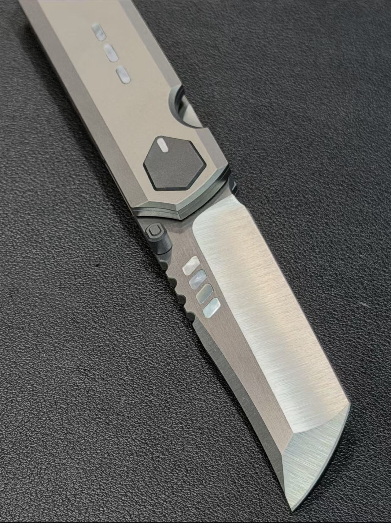 SENTRY–Pocket Knife